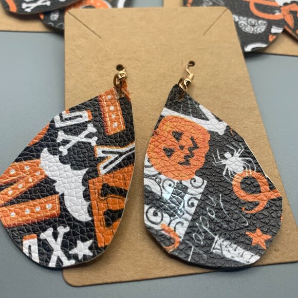 Lot of 5 Boo & Halloween Faux Leather Teardrop Earrings - Picture 2 of 4